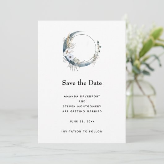 Blauwe halve maan met witte bloemen bruiloft save the date (Staand voorkant)