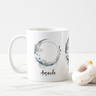 Blauwe halve maan met witte bloemen koffiemok