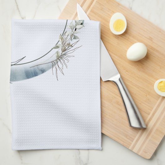 Blauwe halve maan met witte bloemen theedoek (Quarter Fold)