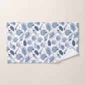 Blauwe hand getekende zeeschelpen op wit handdoek (Handdoek)