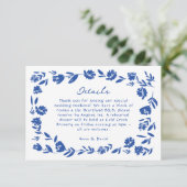 Blauwe Hand getrokken grillige bloem bruiloft deta RSVP Kaartje (Staand voorkant)