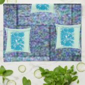 blauwe handdoek voor groene keuken (Gevouwen)
