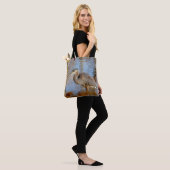 Blauwe haron, omhuld met herfst tote bag (Op model)