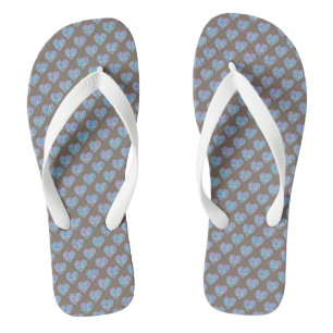 Blauwe harten op donkerbruine chocolade teenslippers