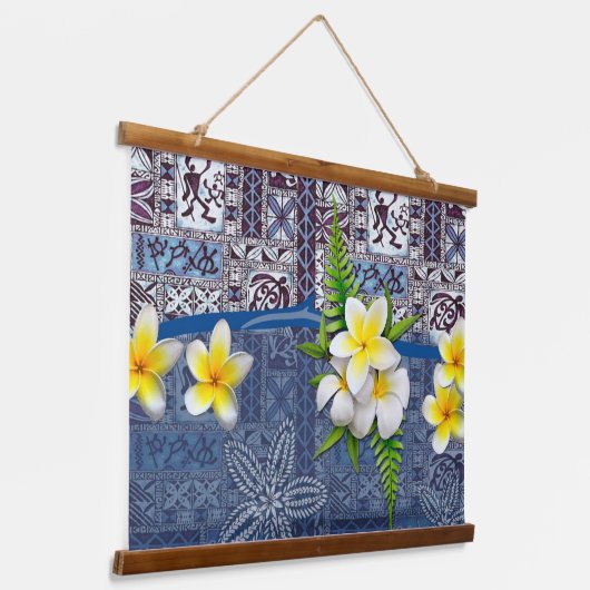 Blauwe Hawaïaanse tapa en plumeria Hangend Wandkleed (Gebogen)