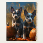 Blauwe Heeler Puppy Herfst Delight Pompoen Planner (Achterkant)