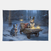 Blauwe Heeler Sneeuwslee Kerstdecoratie Theedoek (Horizontaal)