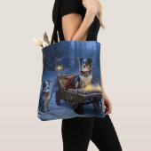 Blauwe Heeler Sneeuwslee Kerstdecoratie Tote Bag (Dichtbij)