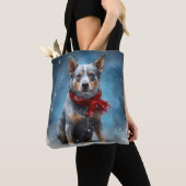 Blauwe heler hond in sneeuw Kerstmis Tote Bag (Dichtbij)
