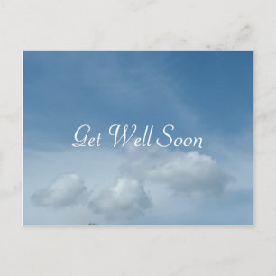 Blauwe hemel en witte wolken briefkaart. briefkaart