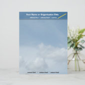 Blauwe hemel en witte wolken. persoonlijk briefhoofd (Staand voorkant)