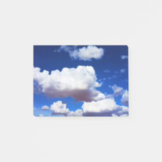 Blauwe hemel en witte wolken post-it® notes