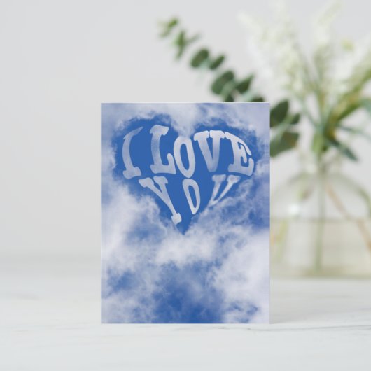 Blauwe hemel met een hart omgeven door wolken. Ik  Briefkaart (Staand voorkant)