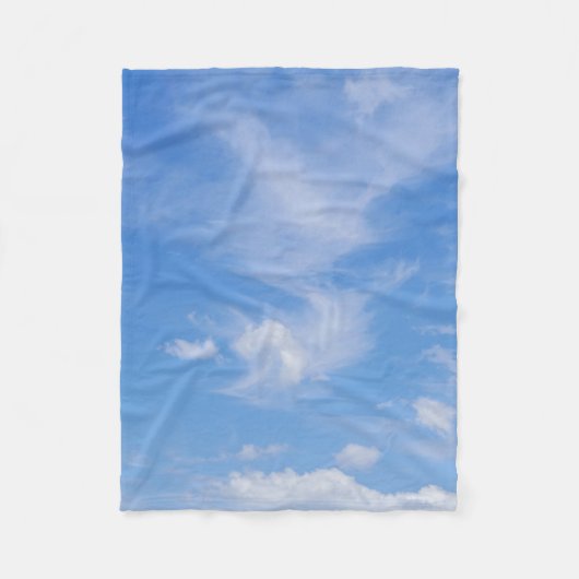 Blauwe hemel met wazige wolken fleece deken (Voorkant)