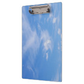 Blauwe hemel met wazige wolken klembord (Links)