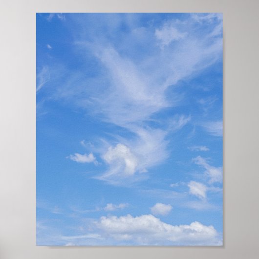 Blauwe hemel met wazige wolken poster (Voorkant)