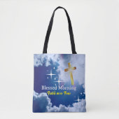 Blauwe hemel met witte wolken en gouden kruis tote bag (Voorkant)