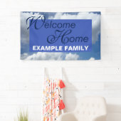 Blauwe hemel, wolken, jouw tekst en ideeën spandoek (Insitu)