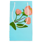 Blauwe hemelgradiënt met bloeiende veertak klein cadeauzakje (Voorkant)