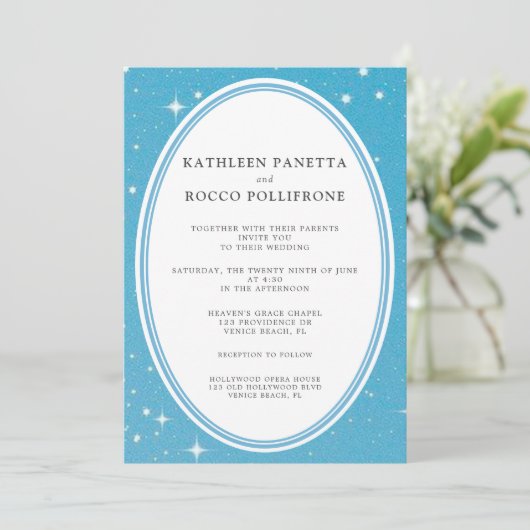 Blauwe hemelse bruiloft uitnodiging (Staand voorkant)