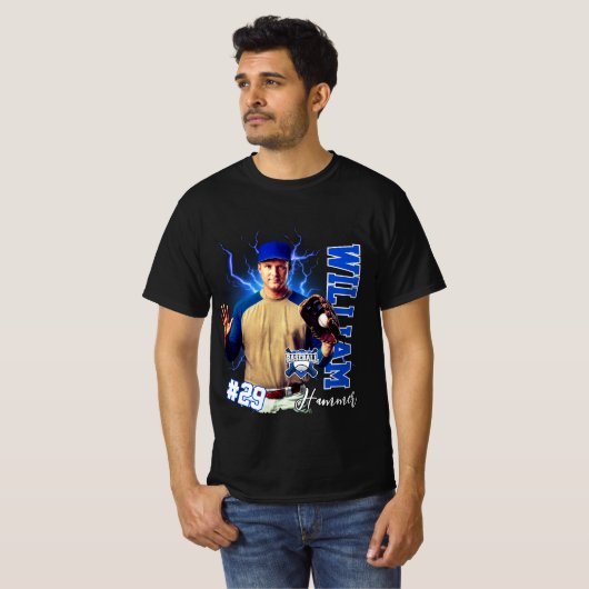Blauwe honkbalspeler Een foto met naam T-shirt (Voorkant volledig)