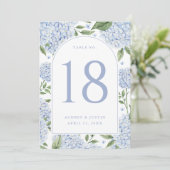 Blauwe Hortensia Boog Tafel Nummer Kaarten (Staand voorkant)