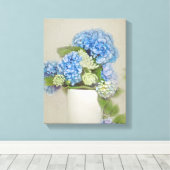blauwe hortensia en Queen Anne's Lace Canvas Afdruk (Insitu (Houten vloer))