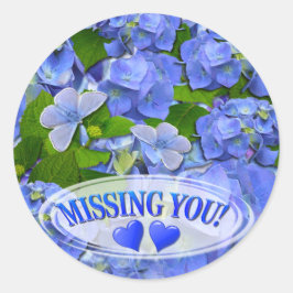Blauwe hortensia en vlinders missen je ronde sticker