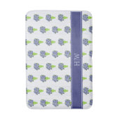 Blauwe Hortensia Groene Vaas Kuststreep Monogram Badmat (Voorkant Verticaal)