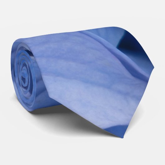 Blauwe Hortensia's Stropdas (Opgerold)