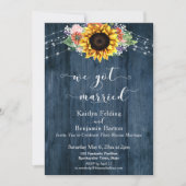 Blauwe houten zonnebloemlichten we zijn getrouwd kaart (Voorkant)