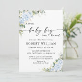 Blauwe Hydrangea Bloemige Baby Shower Uitnodiging (Staand voorkant)