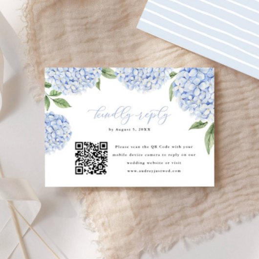 Blauwe Hydrangea Bloom QR Code Kalligrafie Beantwo RSVP Kaartje