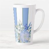 Blauwe Hydrangea en Bloemgestreepte Latte Mok (Rechts)