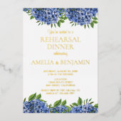 Blauwe Hydrangea Gouden Folie Bruiloftsprobediner Uitnodiging (Voorkant)