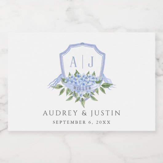 Blauwe Hydrangea Monogram Crest Mini Bruiloft Sparkling Wijnetiket (Enkel label)