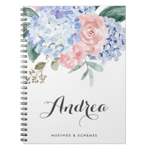 Blauwe hydrangeas en roze rozen kalligrafie notitieboek