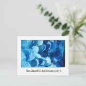Blauwe hydrangebloemen afstuderen aankondiging (Staand voorkant)