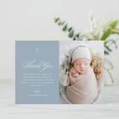 Blauwe Jongen Elegante Kruis Kalligrafie Foto Doop Bedankkaart (Staand voorkant)