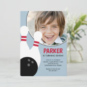 Blauwe Jongen Foto Bowling Verjaardagsfeest Kaart (Staand voorkant)