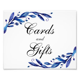 Blauwe kaarten en cadeaus trouwbord. Botanische ma Foto Afdruk