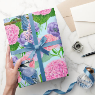 Blauwe kade en waterverf van bloemen cadeaupapier