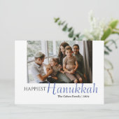 Blauwe kalligrafie Happiest Hanukkah familie 1 fot Feestdagenkaart (Staand voorkant)