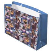 Blauwe Kerstavond Sneeuwscènes en Lichten Kaart Groot Cadeauzakje (Achterkant Gekanteld)