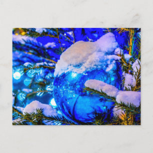 Blauwe kerstbal, sneeuw briefkaart