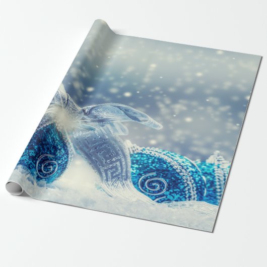 Blauwe Kerstballen Sneeuw Cadeaupapier (Uitgerold)