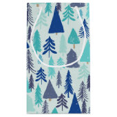 Blauwe kerstbomen in een Evergreen Forest Klein Cadeauzakje (Achterkant)