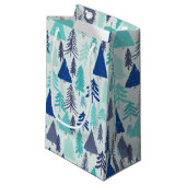 Blauwe kerstbomen in een Evergreen Forest Klein Cadeauzakje (Voorkant Gekanteld)