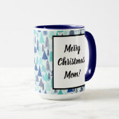 Blauwe kerstbomen in een Evergreen Forest Mok (Voorkant rechts)