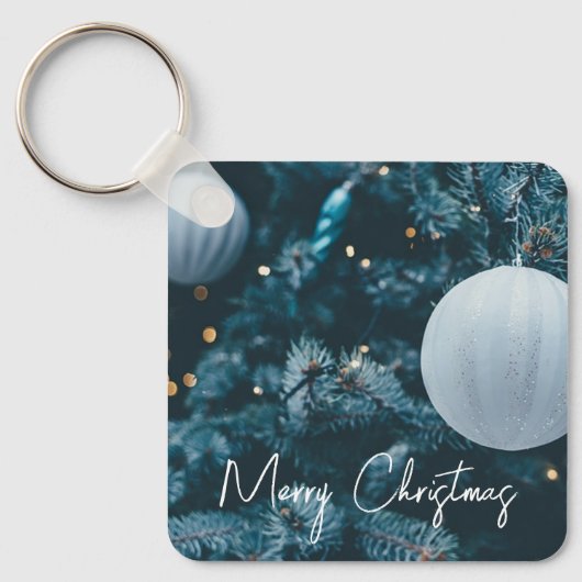 Blauwe kerstboom en kerstballen sleutelhanger (Voorkant)